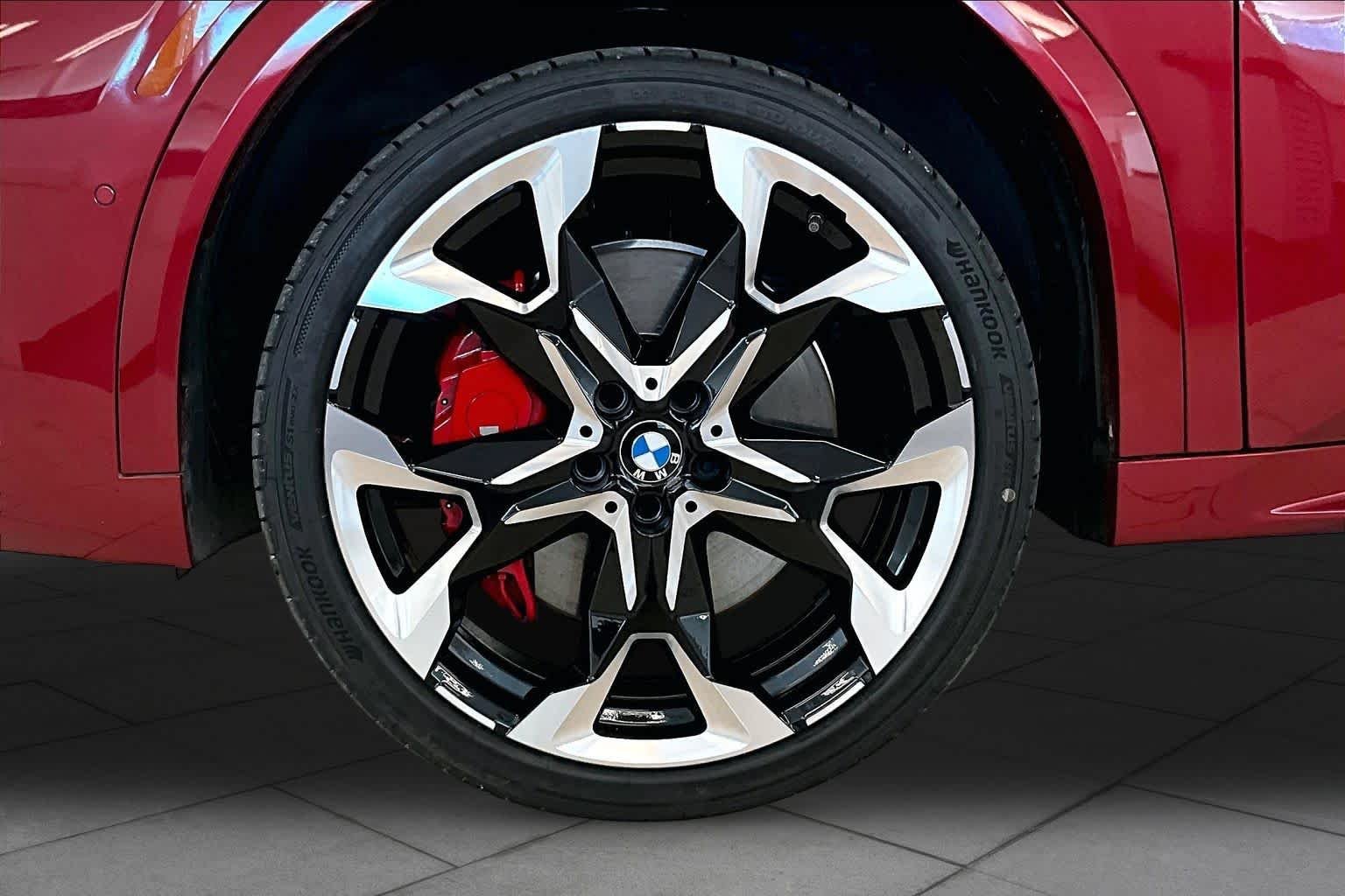 Used 2025 Vegas Red Metallic BMW xDrive28i image 10