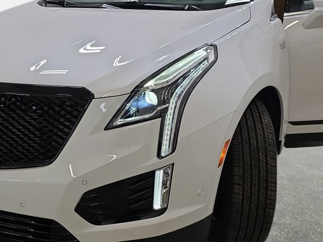 New 2026 Crystal White Tricoat Cadillac Premium Luxury image 28