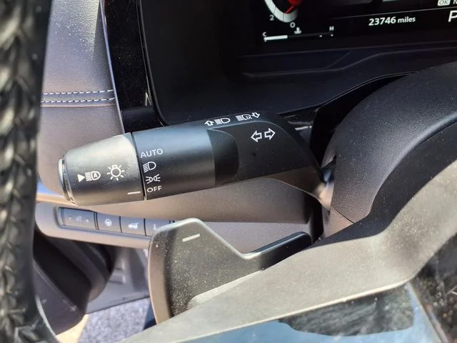 Used 2025 Gray Nissan Platinum image 11