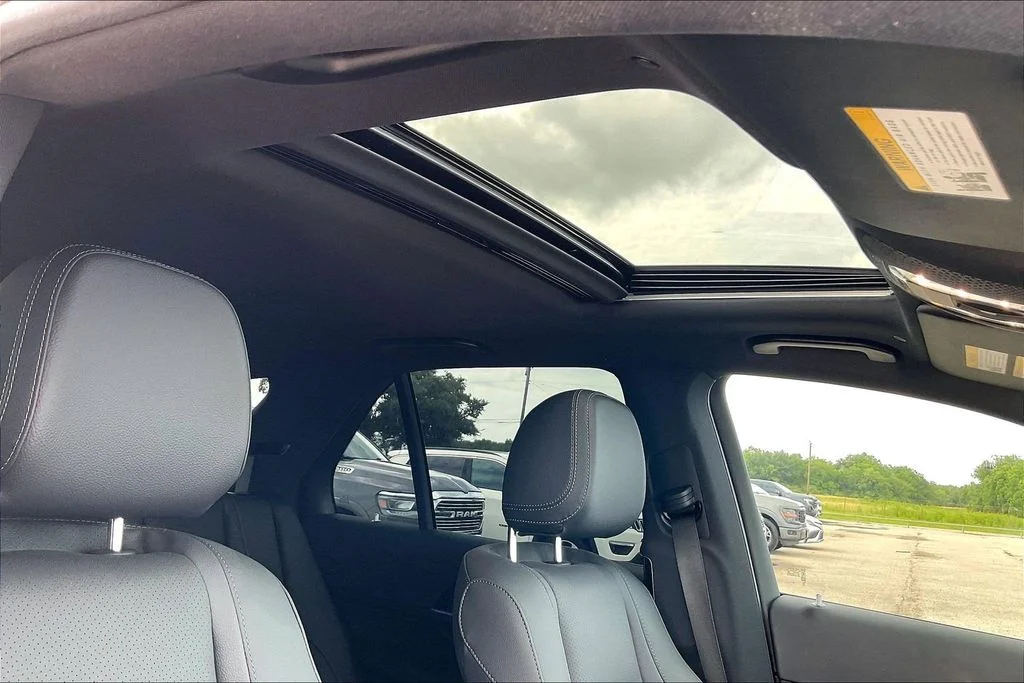 Used 2025 Gray Mercedes-Benz GLE 450 image 27