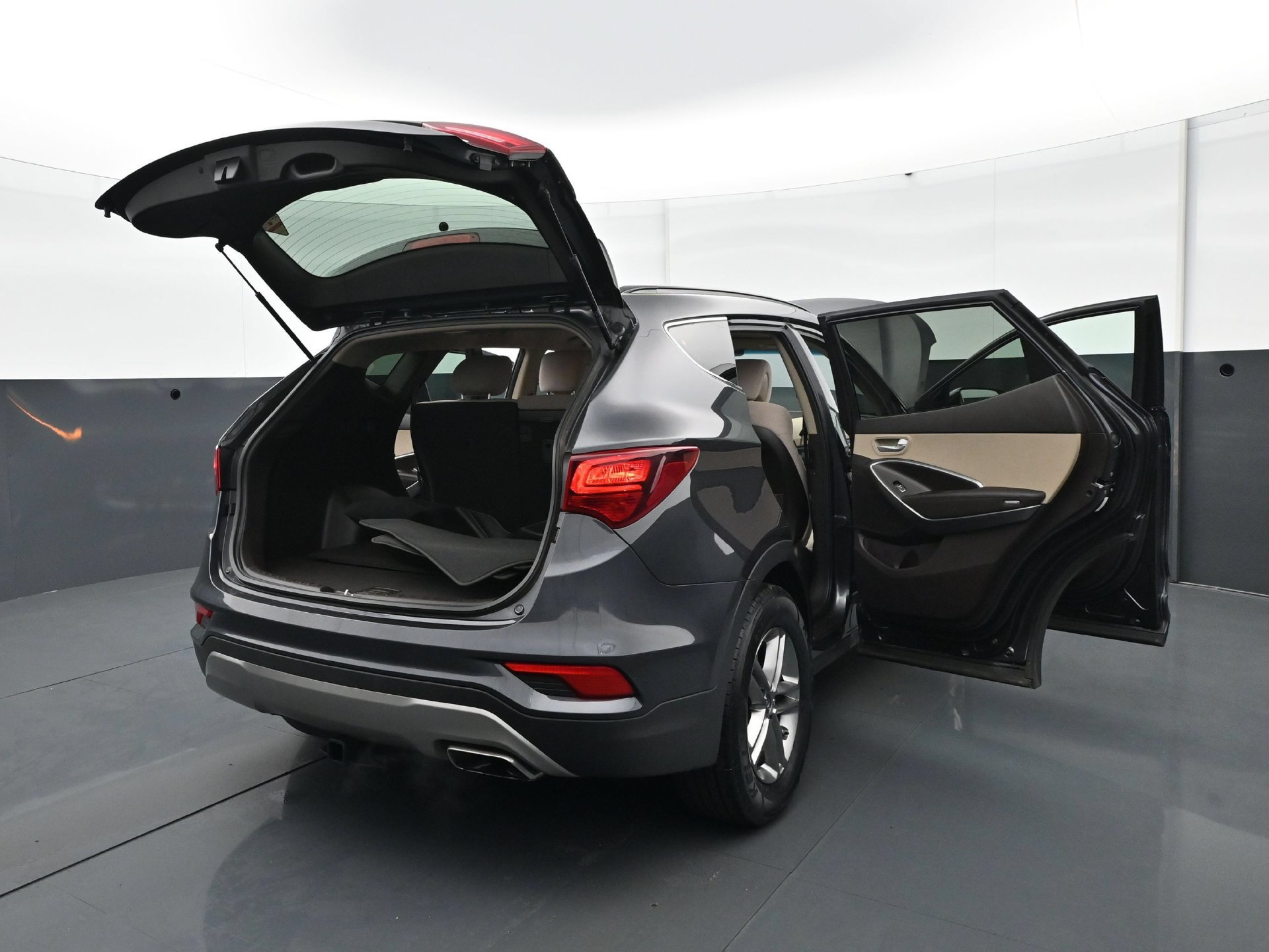 Certified Used 2018 Platinum Graphite Hyundai 2.4L Auto image 33