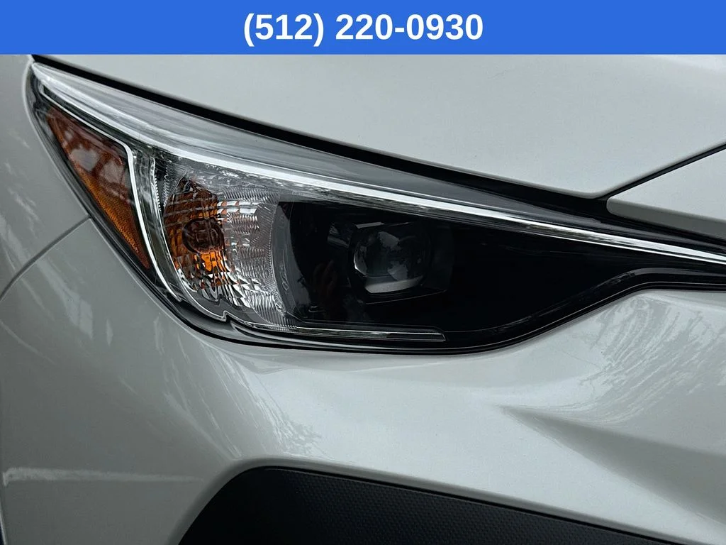 New 2026 White Subaru Base image 35