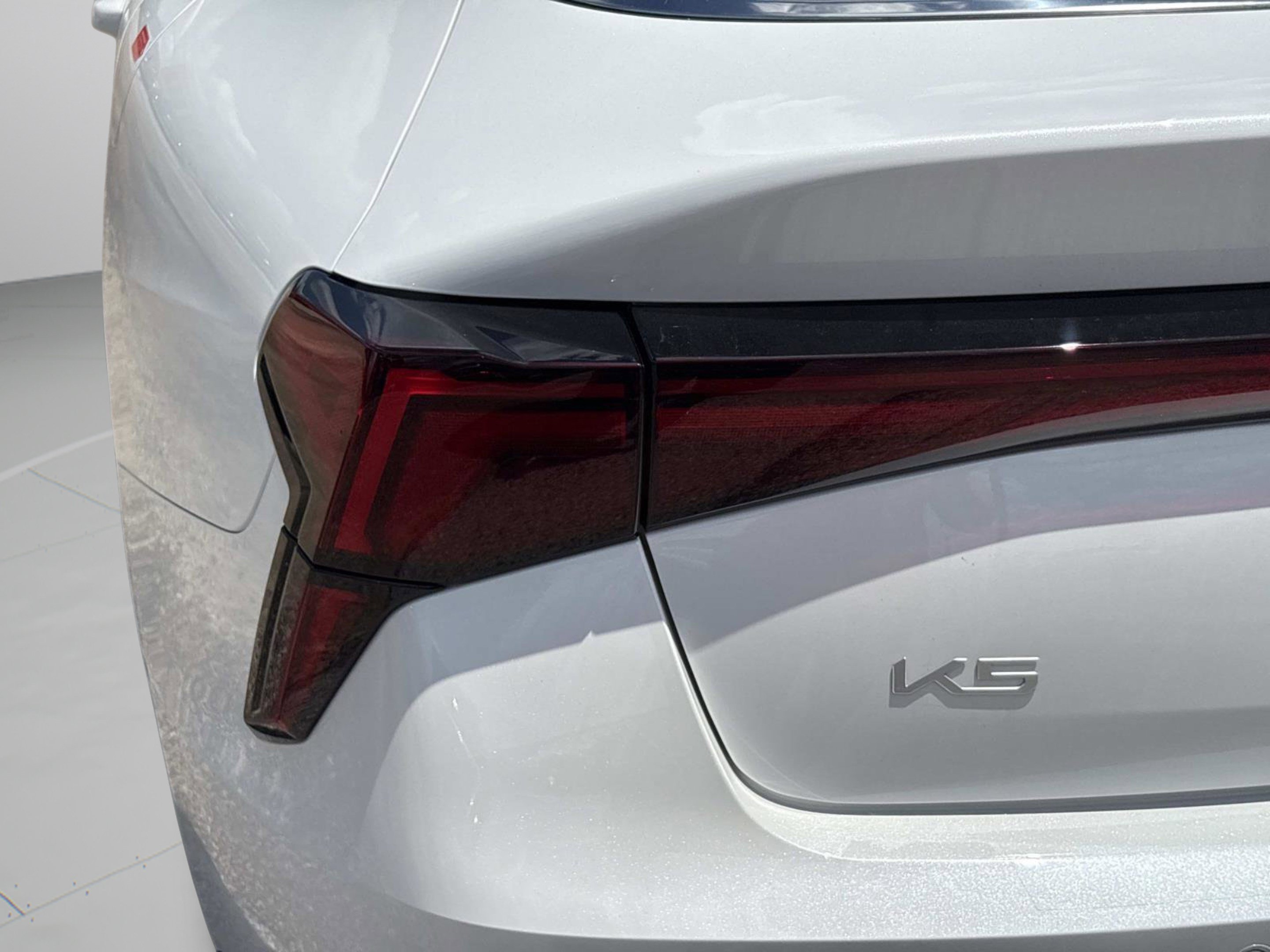 New 2026 Snow White Pearl Kia LXS FWD image 31