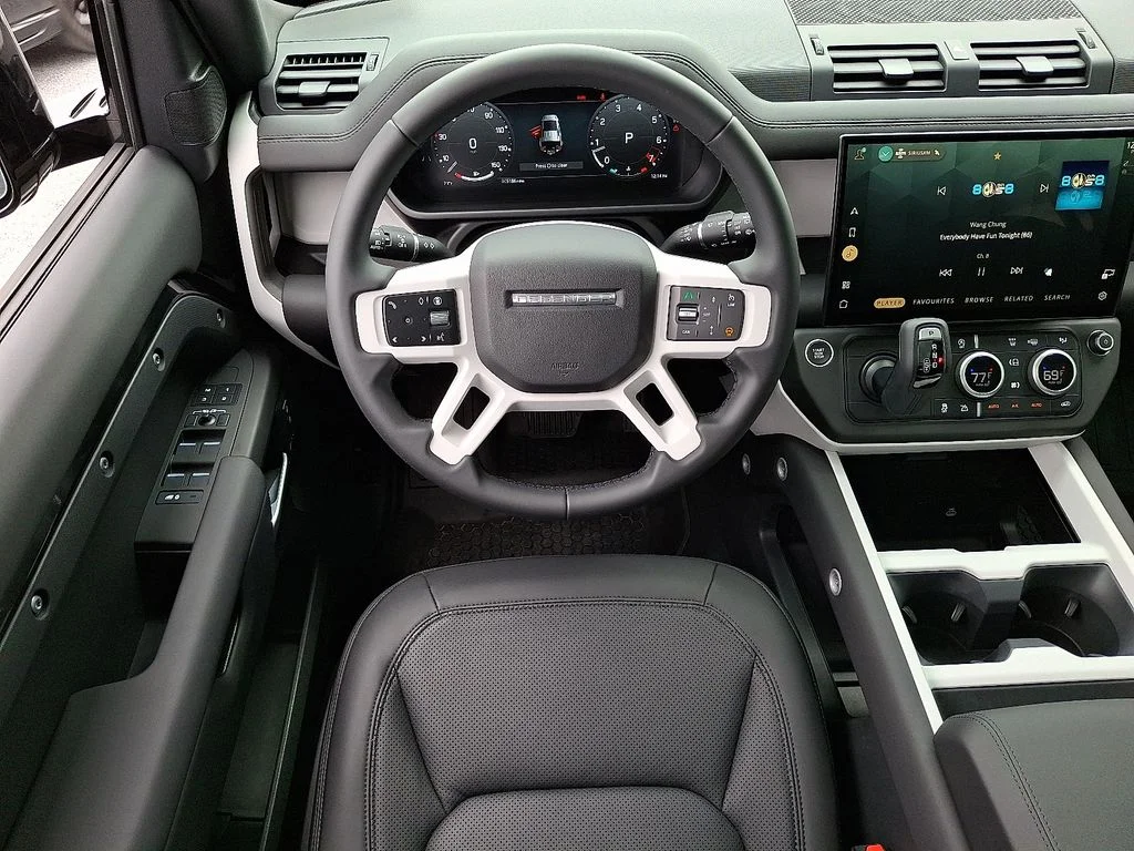Certified Used 2026 Santorini Black Metallic Land Rover s image 11