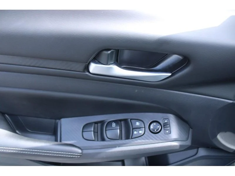 2025 Nissan Altima SV - Photo 9