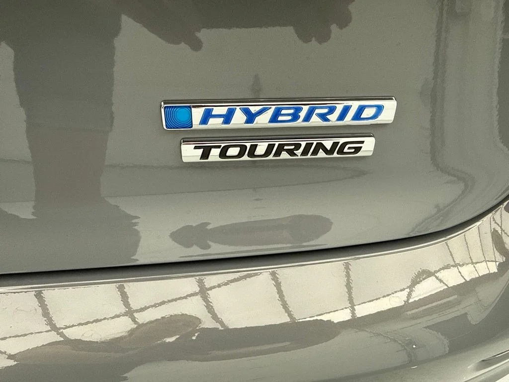 New 2026 Urban Gray Pearl Honda Touring image 9