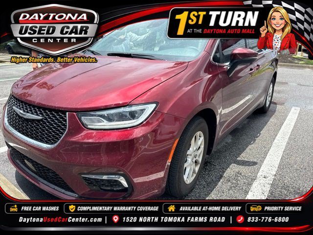 Used 2023 Velvet Chrysler Touring L image 1
