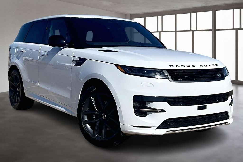 Used 2023 White Land Rover SE Dynamic image 11