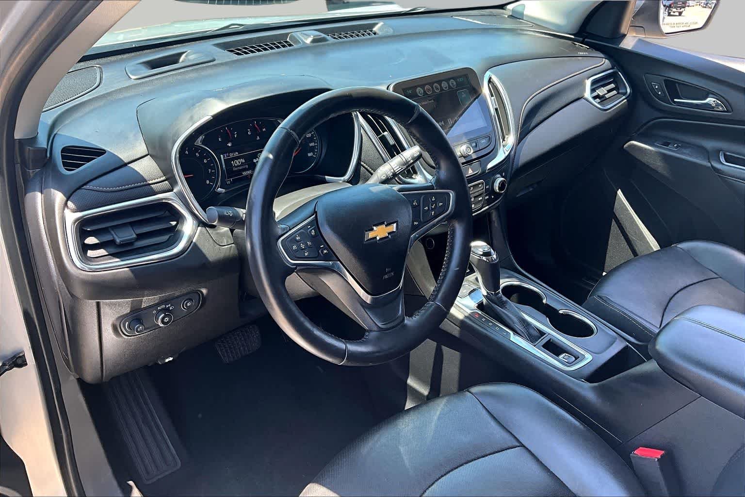 Used 2018 Silver Ice Metallic Chevrolet Premier image 18
