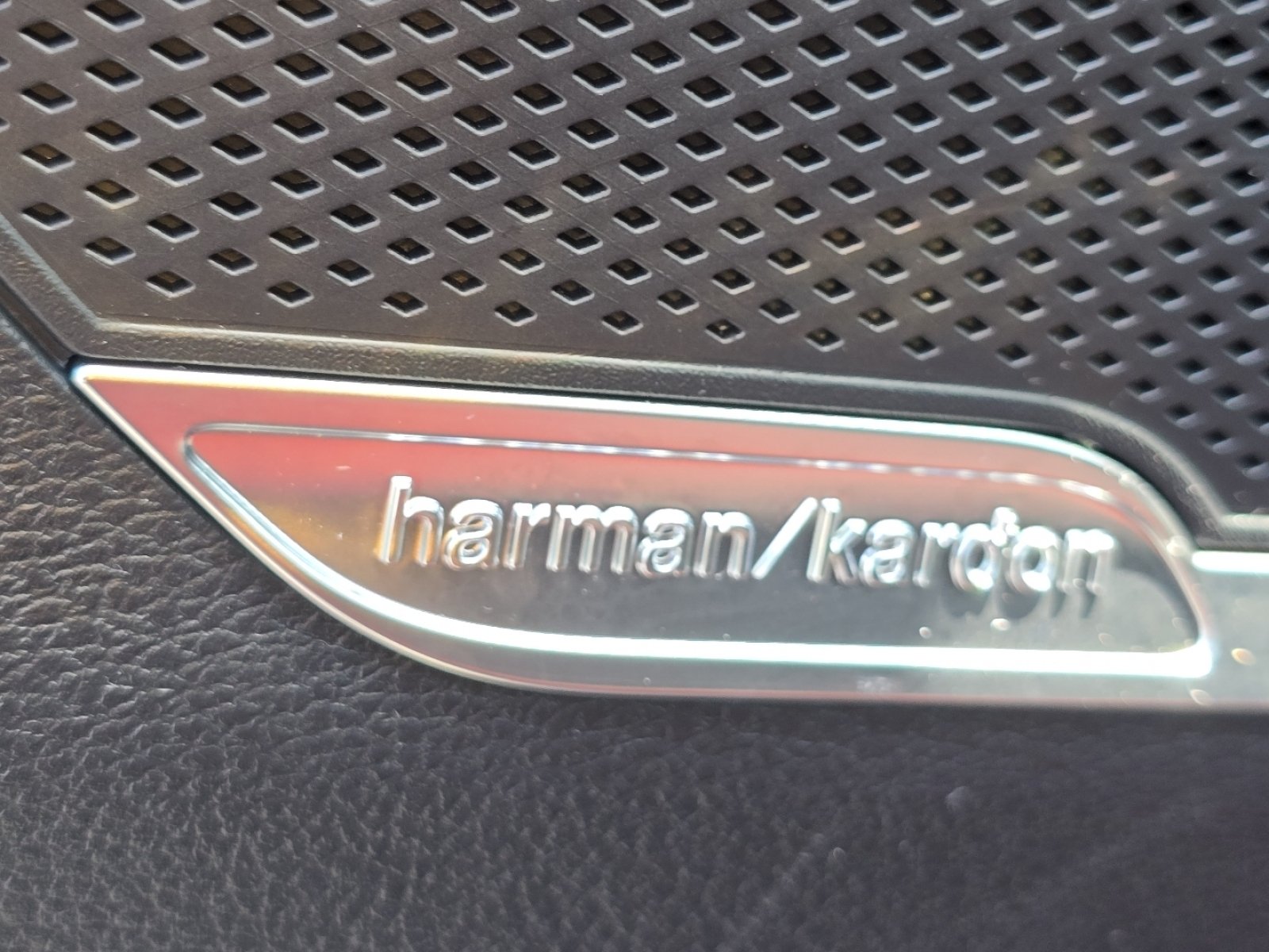 Used 2026 Red Kia X-Line image 11