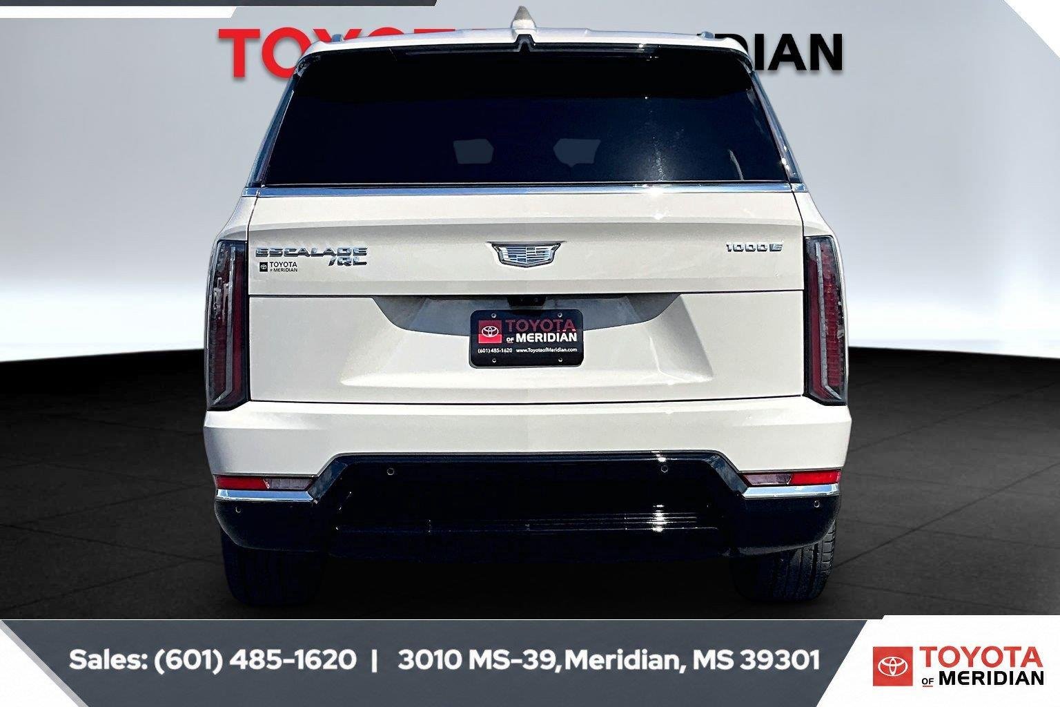 Used 2026 Sandstone Cadillac Luxury image 4