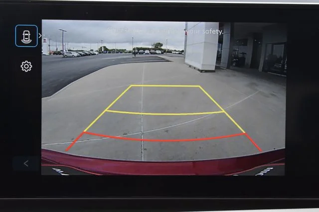 Used 2025 Red Hyundai SE image 27