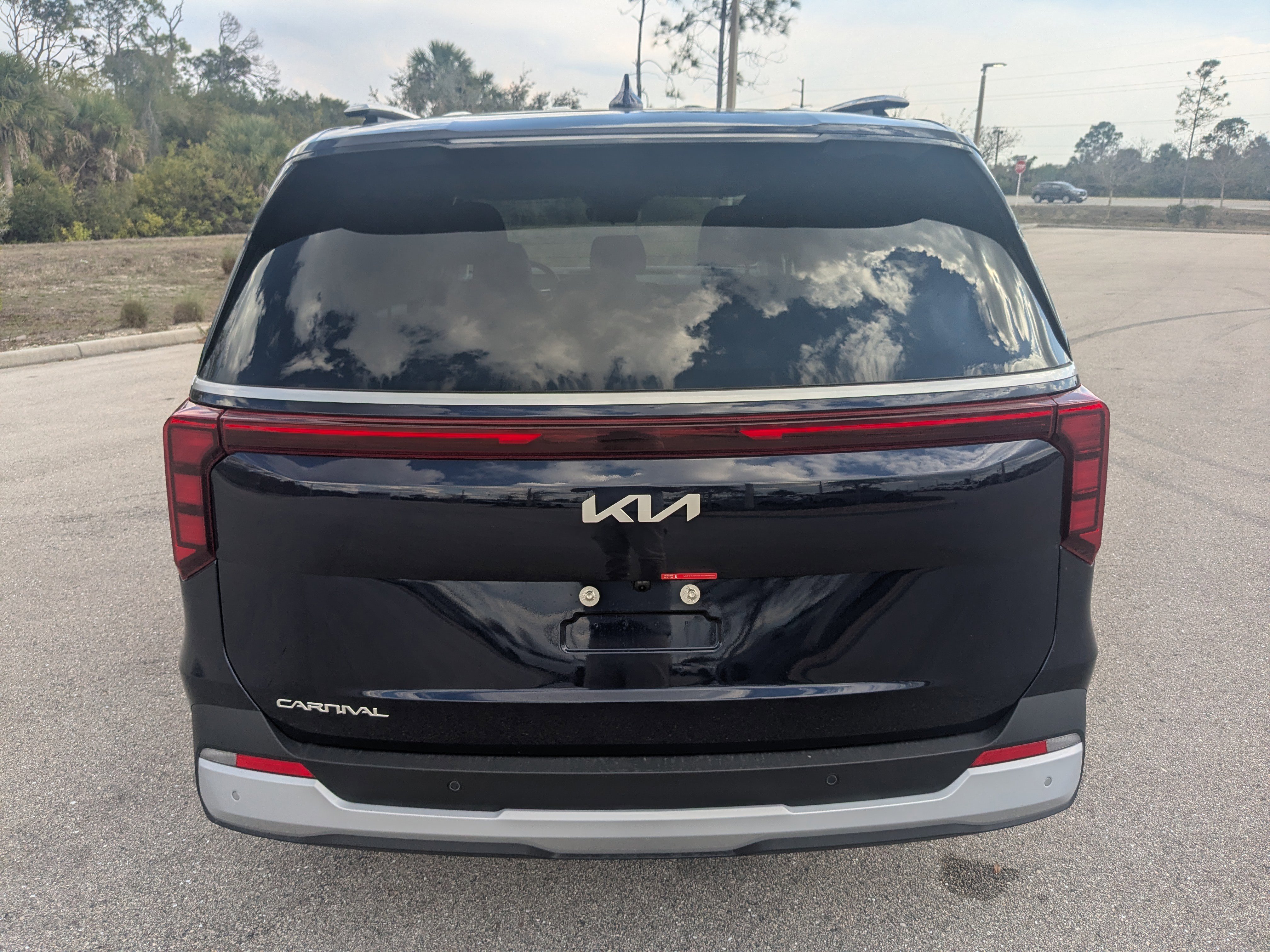 New 2026 Deep Chroma Blue Kia EX image 7