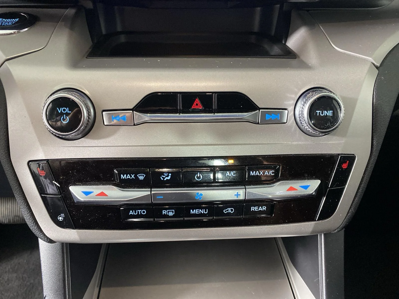 Used 2023 Forged Green Ford XLT image 26