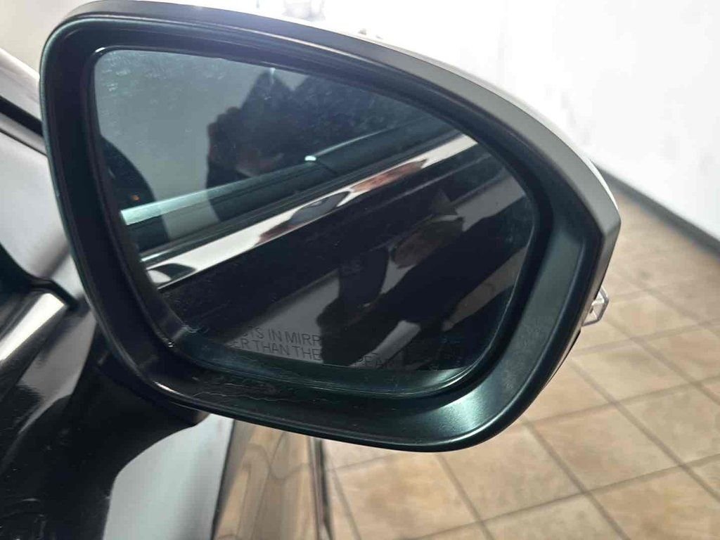 Used 2024 Black Mitsubishi SE Black Edition image 13