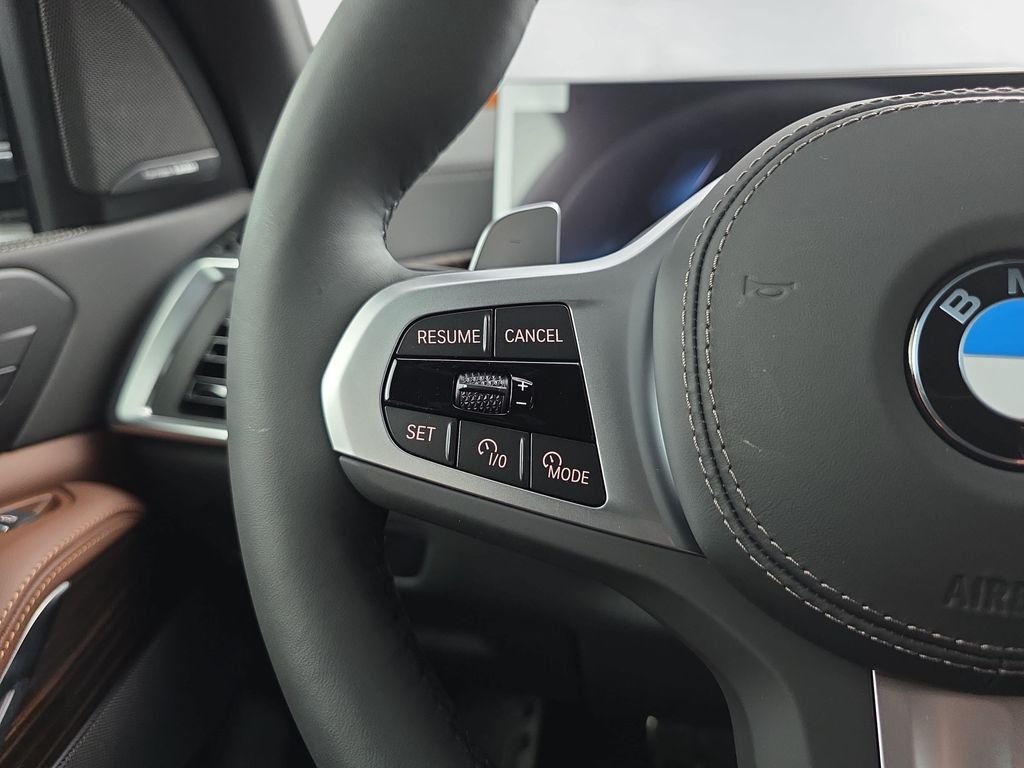 New 2026 Black Sapphire Metallic BMW xDrive40i image 17