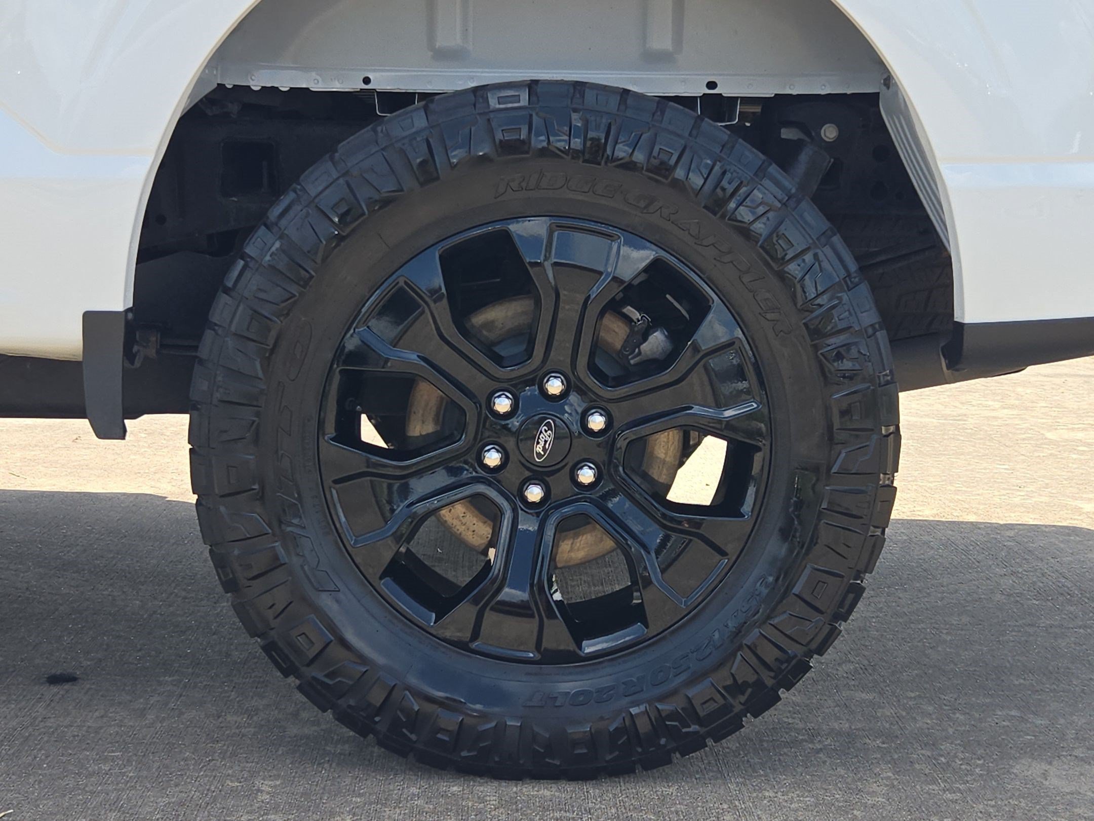 Used 2023 Oxford White Ford XLT image 10