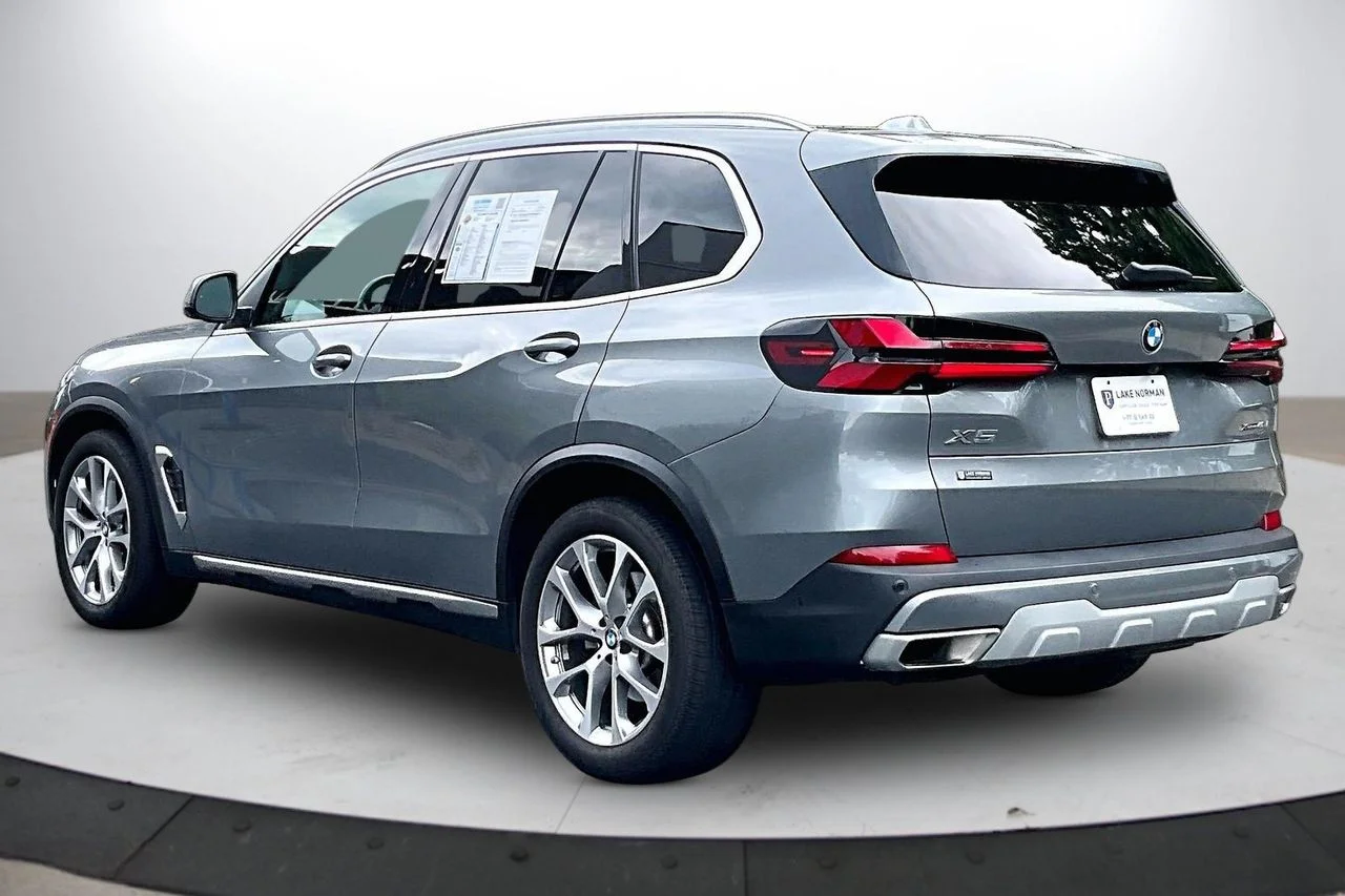 Certified Used 2024 Gray BMW xDrive40i image 7