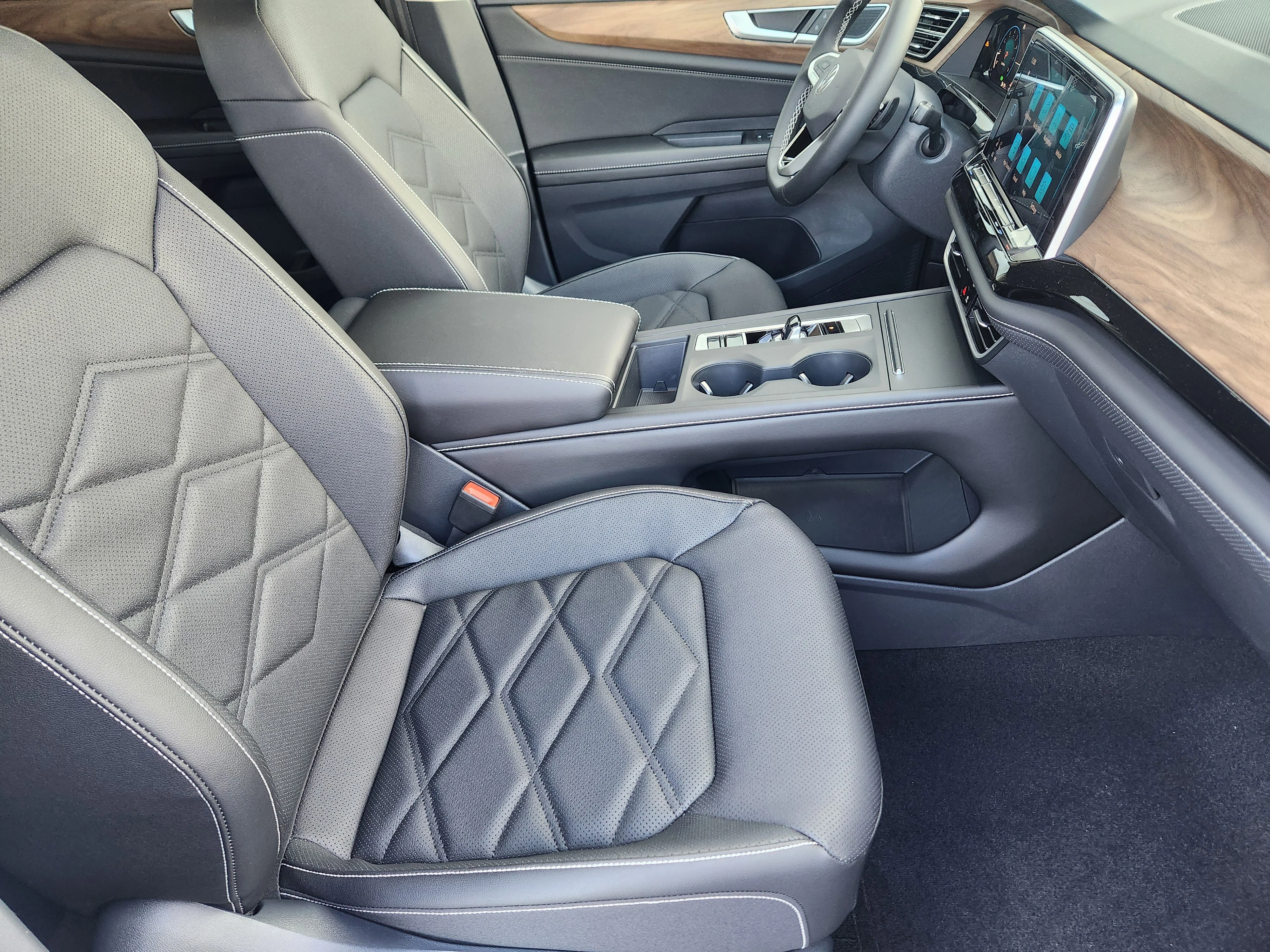 New 2026 White Volkswagen 2.0T SE image 10