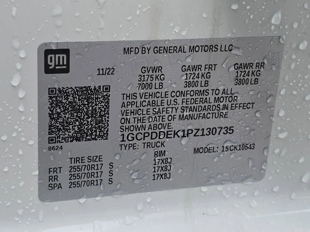 Used 2023 Summit White Chevrolet LT image 35