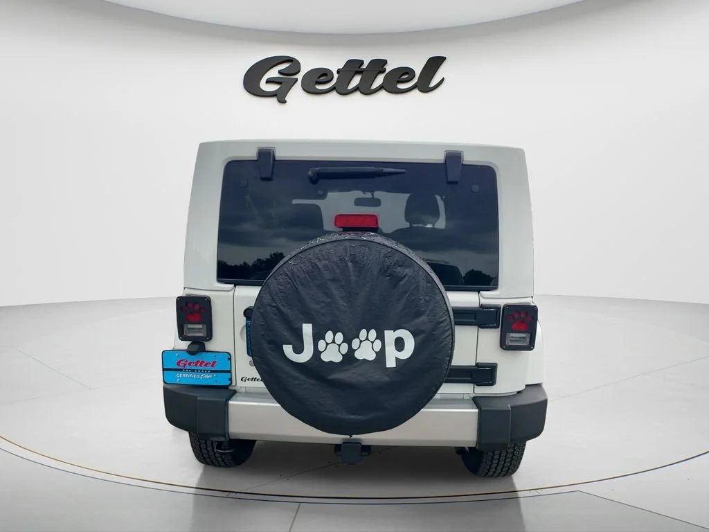 Used 2018 White Jeep Sahara 4x4 image 6