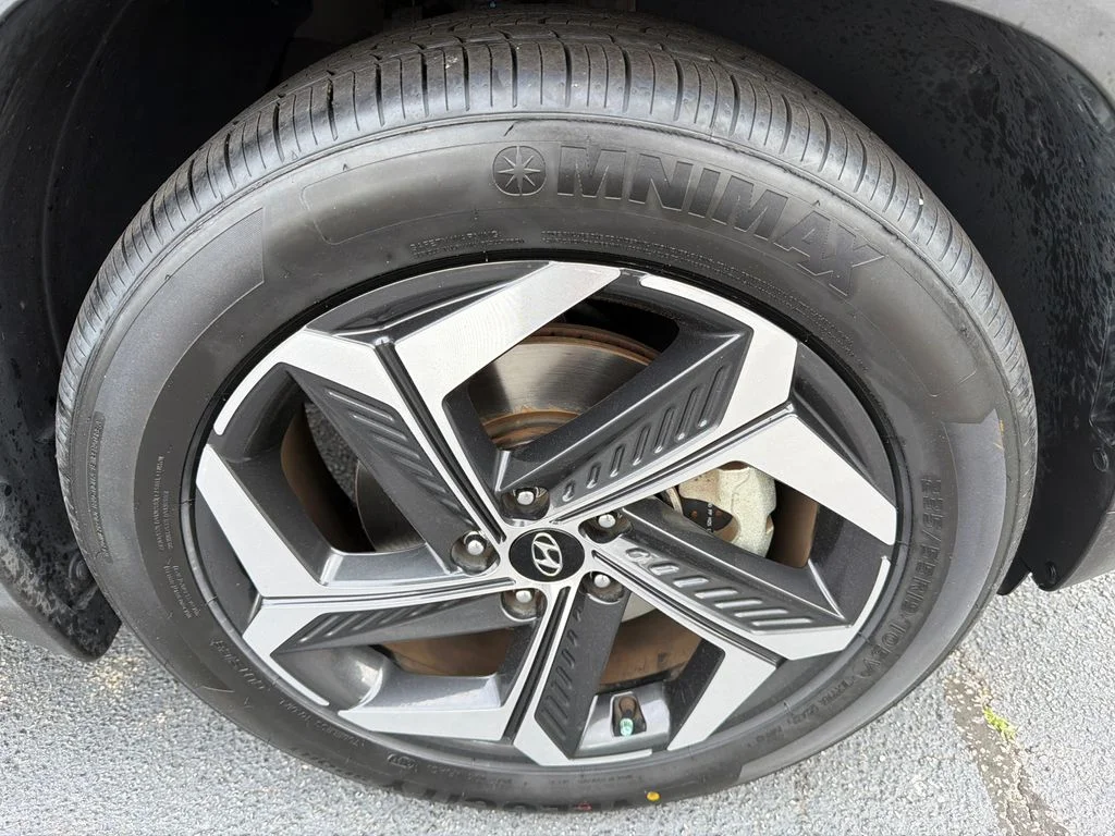 Used 2022 Black Hyundai SEL image 12