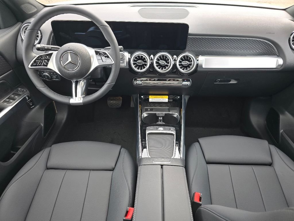 New 2026 Polar White Mercedes-Benz GLB 250 image 20