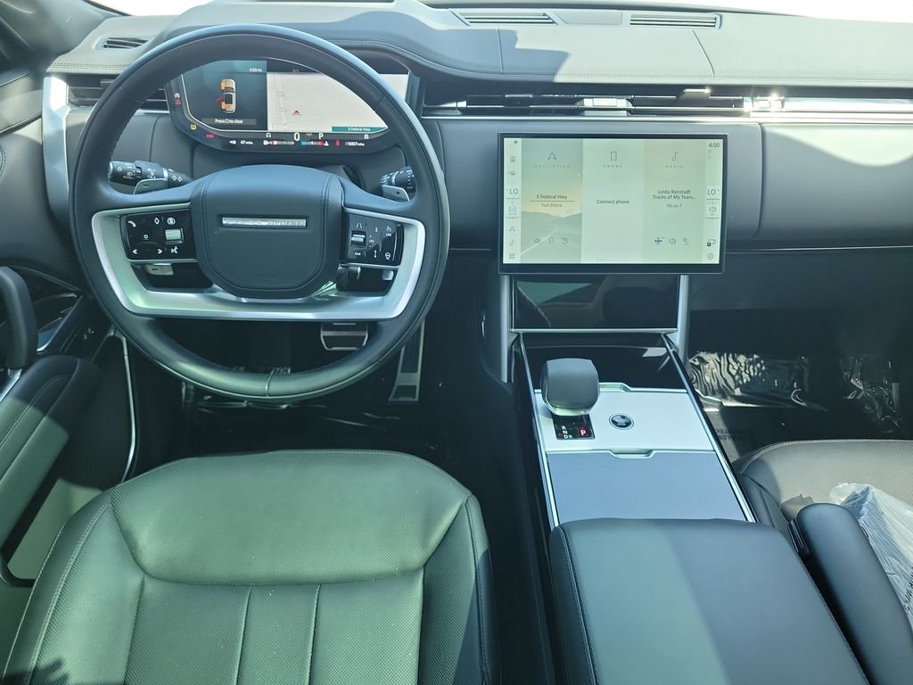 Certified Used 2025 White Land Rover SE image 18