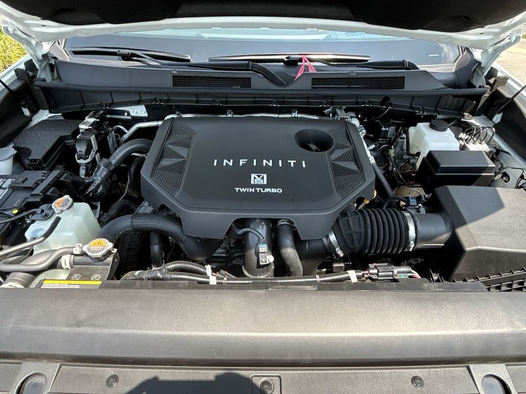 New 2027 RADIANT WHITE INFINITI Sport 4WD image 18