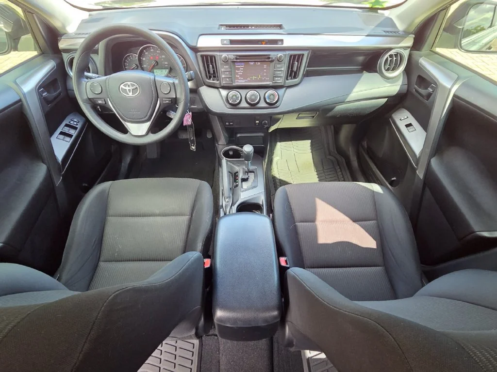 Used 2016 Gray Toyota LE image 4