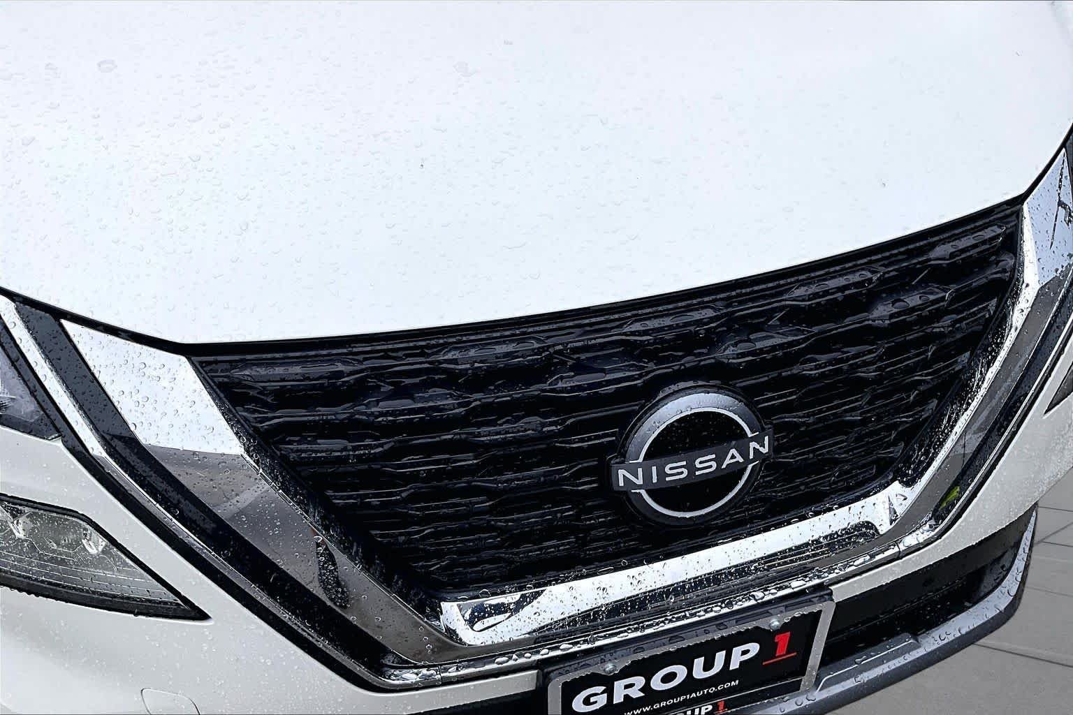Used 2023 Pearl White Tricoat Nissan SL image 28