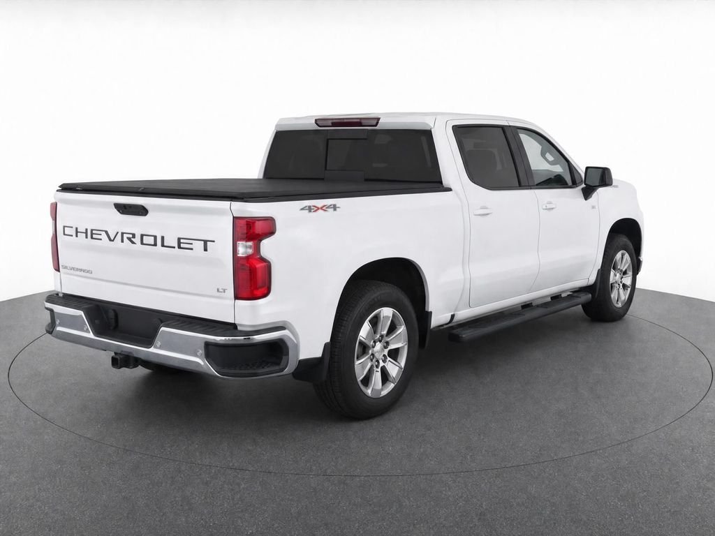 Used 2019 White Chevrolet LT image 4