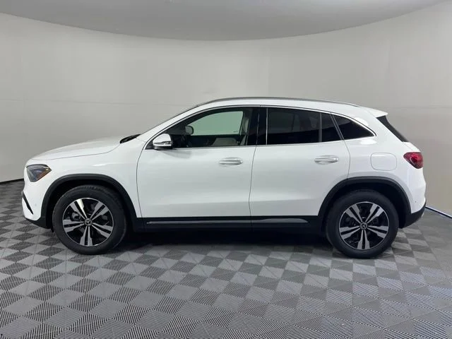 New 2026 Polar White Mercedes-Benz GLA 250 image 47