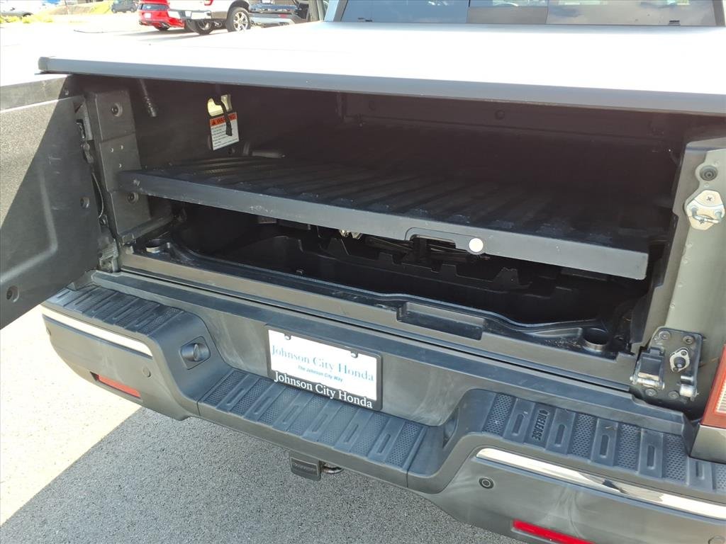 Certified Used 2018 Forest Mist Metallic Honda RTL-E image 29