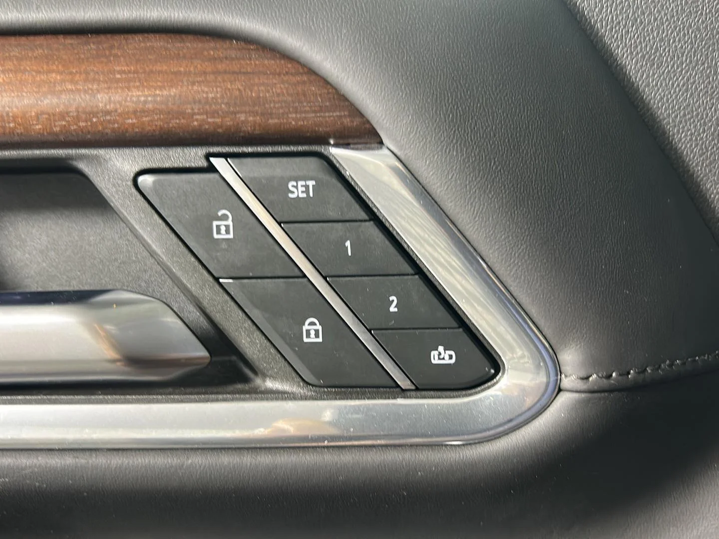 Used 2024 Onyx Black GMC Denali Ultimate image 22