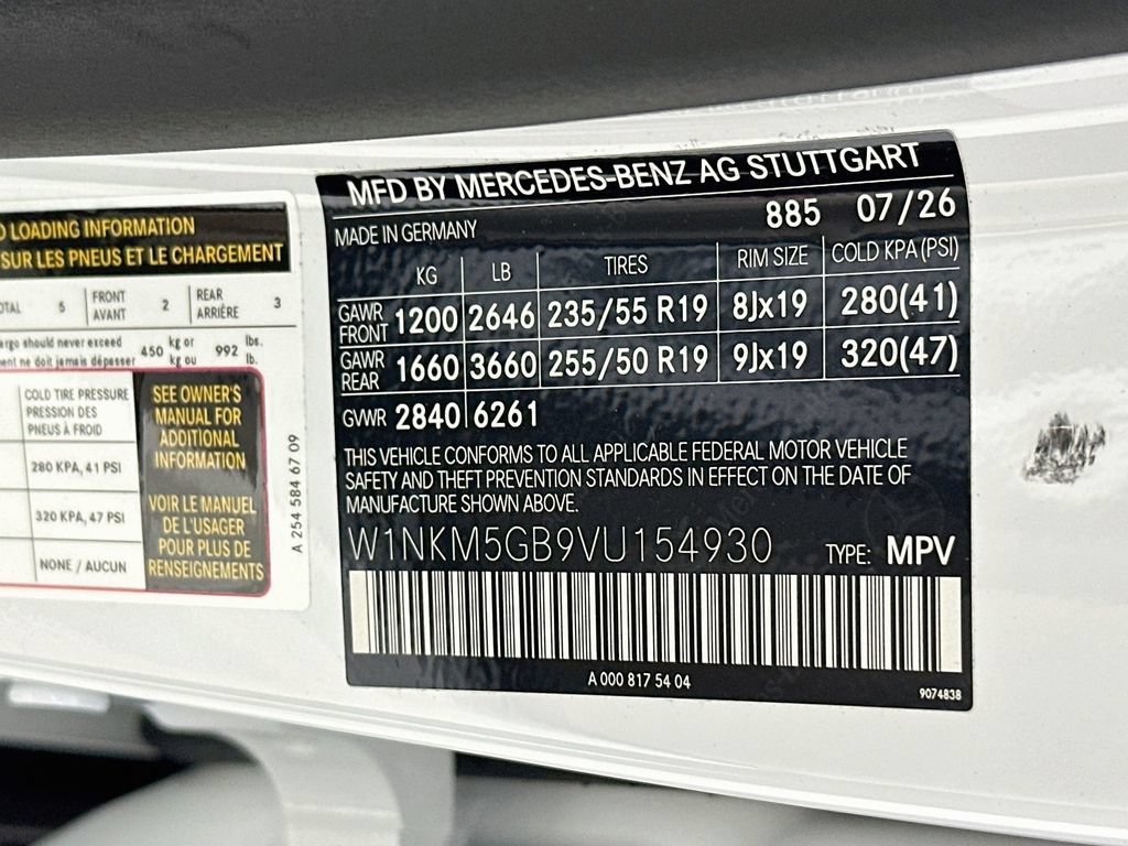 New 2027 MANUFAKTUR Moonlight White Metallic Mercedes-Benz GLC 350e image 68