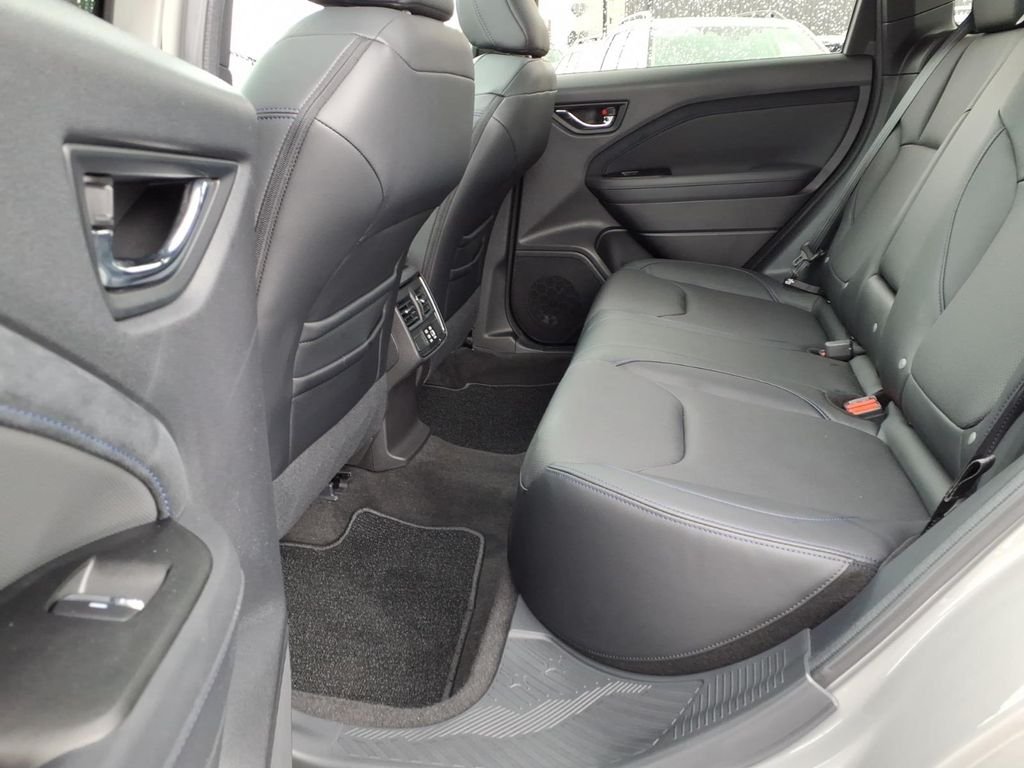 Used 2026 River Rock Pearl Subaru Limited image 5