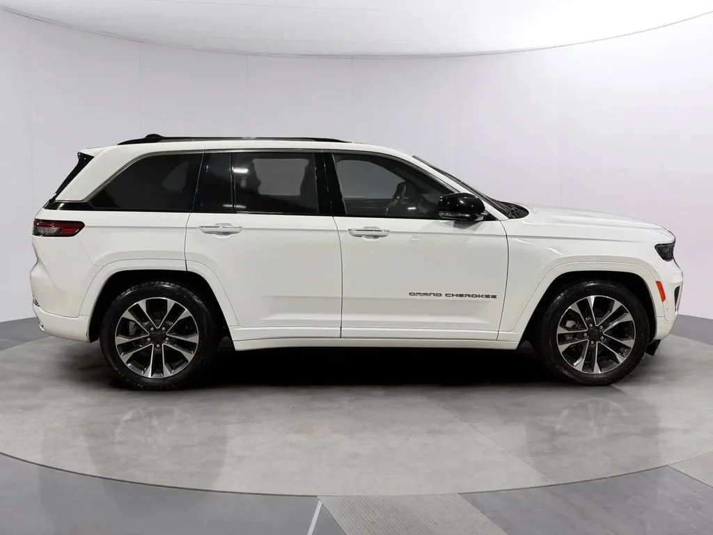 Used 2023 Bright White Clearcoat Jeep Overland image 3