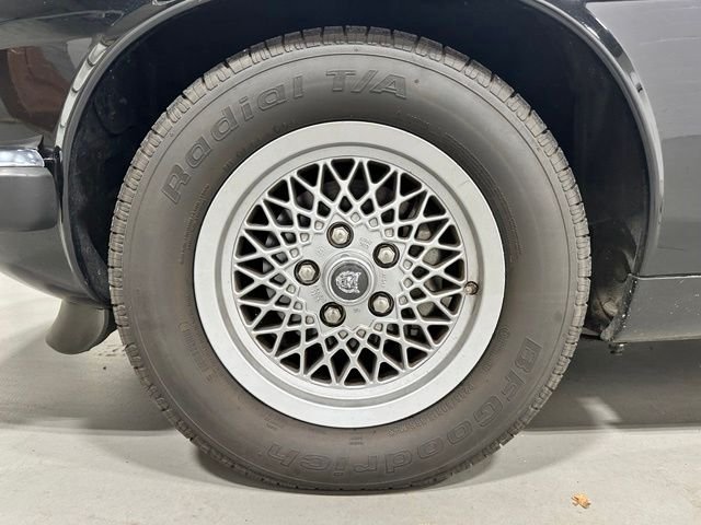 Used 1993  Jaguar Base image 40