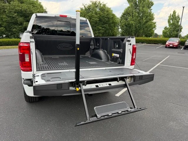 Used 2023 White Ford XLT image 24