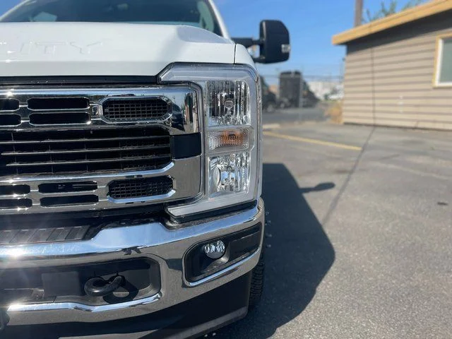 2025 Ford F-350 Super Duty Chassis Cab XL - Photo 7