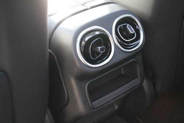 Used 2025 White Mercedes-Benz GLC 300 image 25