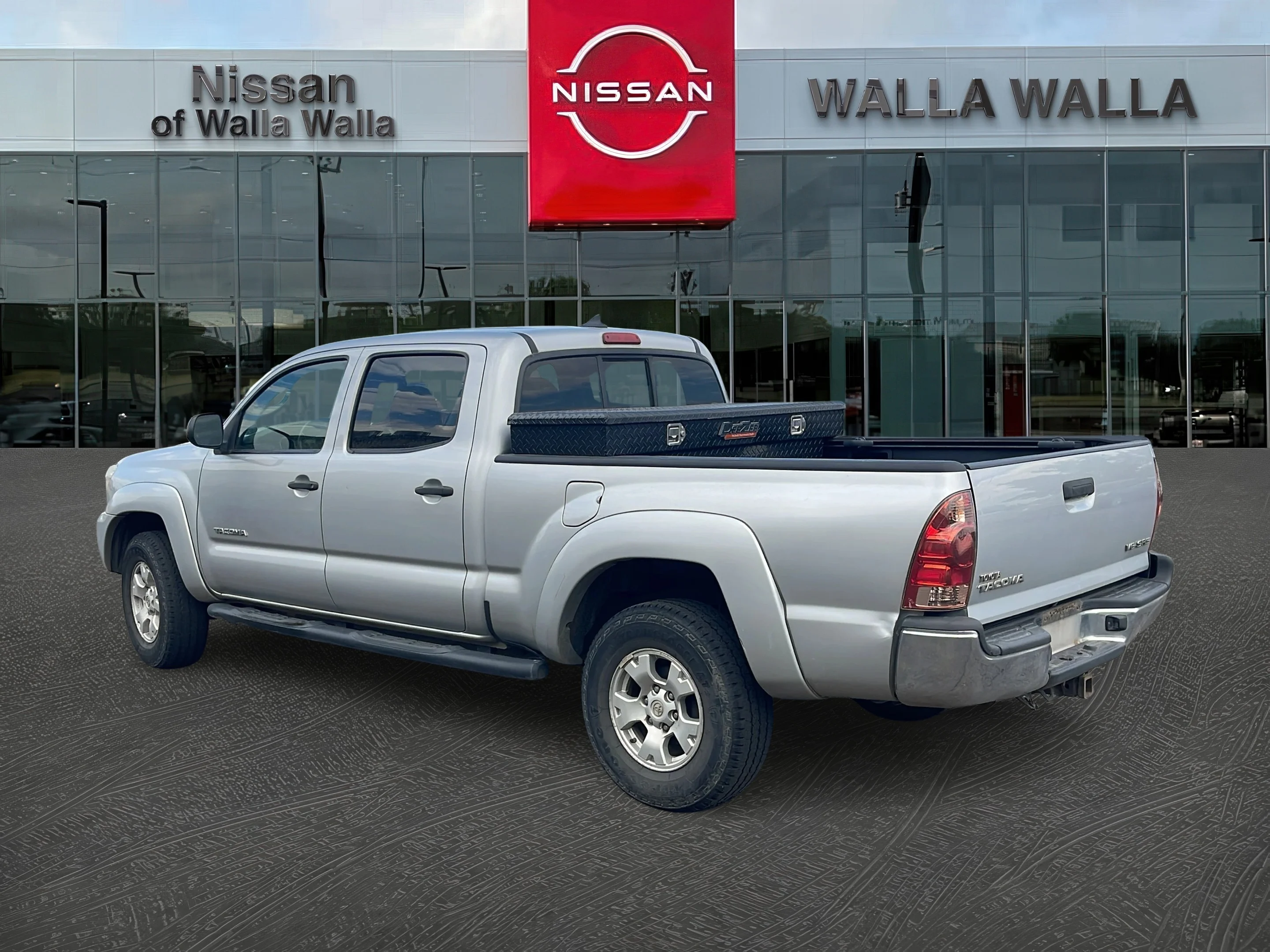 Used 2012 Silver Streak Mica Toyota Base V6 A5 image 5