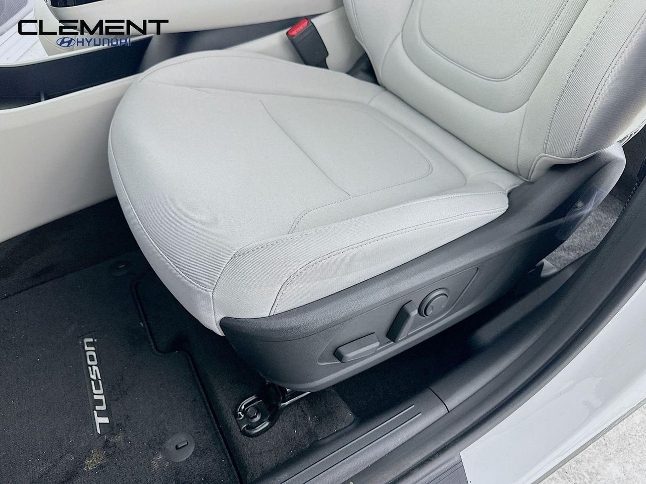 New 2026 White Hyundai SEL AWD image 24