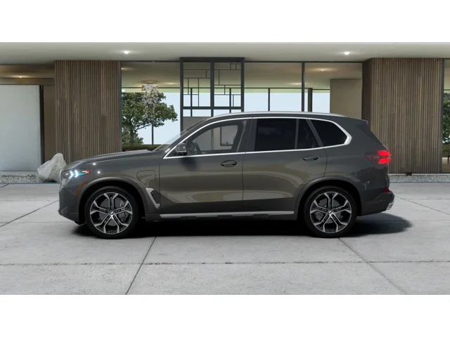 New 2026 Dravit Grey Metallic BMW xDrive50e image 4