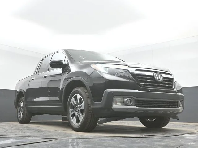 Used 2017 Crystal Black Pearl Honda RTL-E image 27
