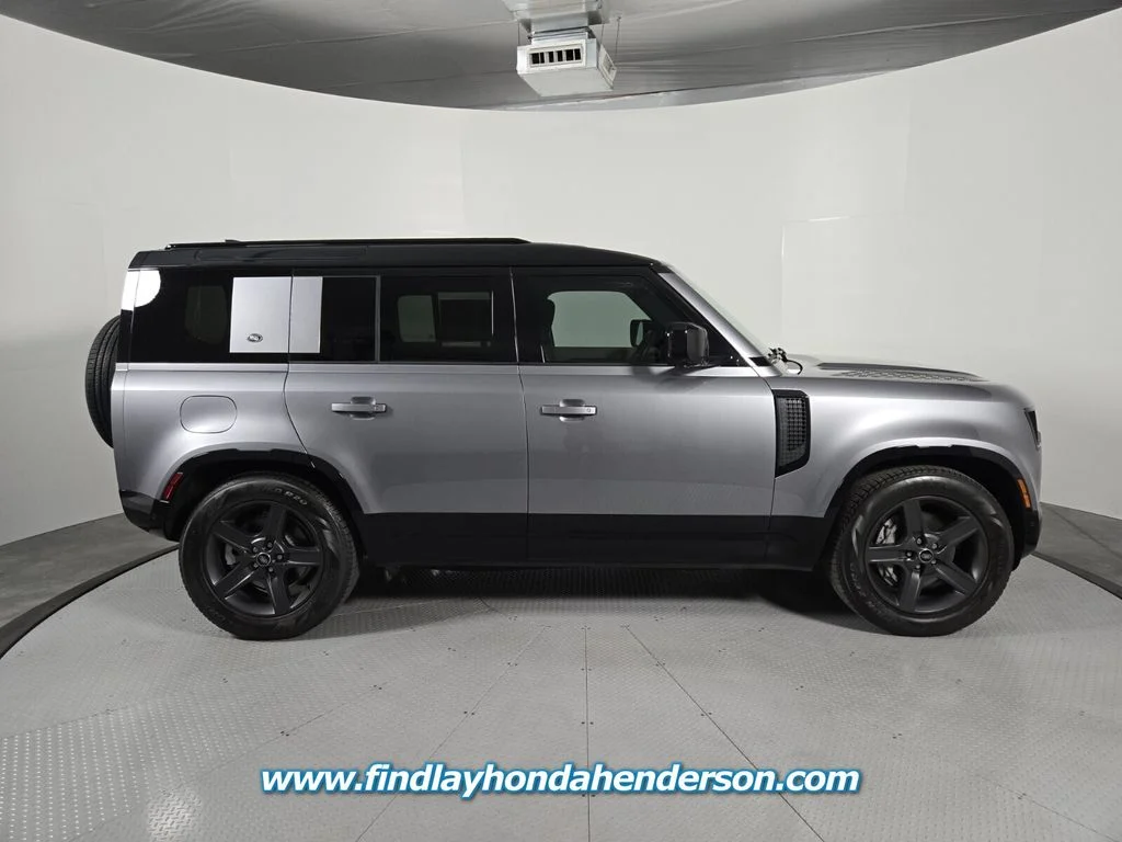 Used 2024 Eiger Gray Metallic Land Rover X-Dynamic SE image 7