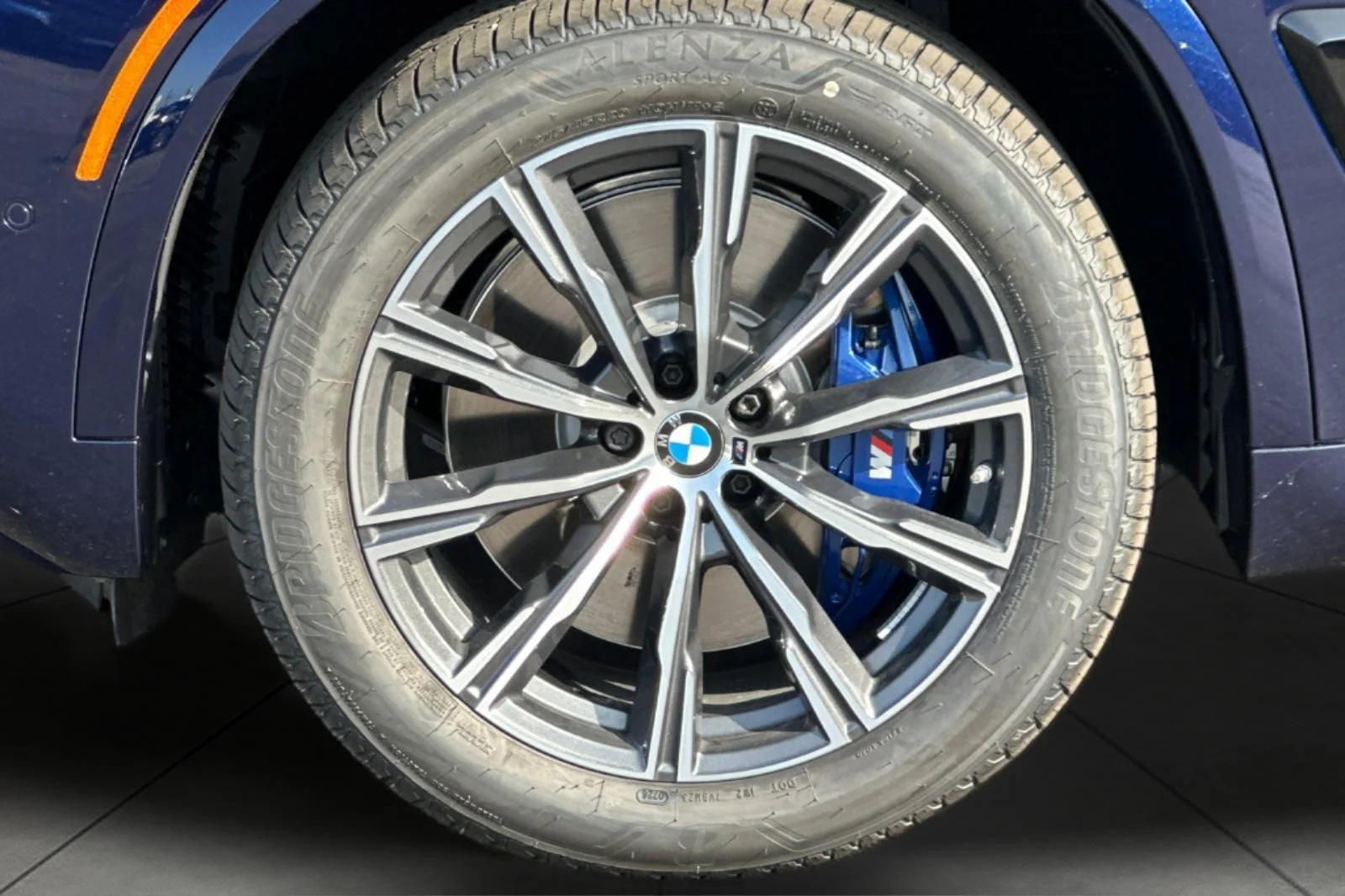 New 2026 Tanzanite Blue II Metallic BMW M60i image 26