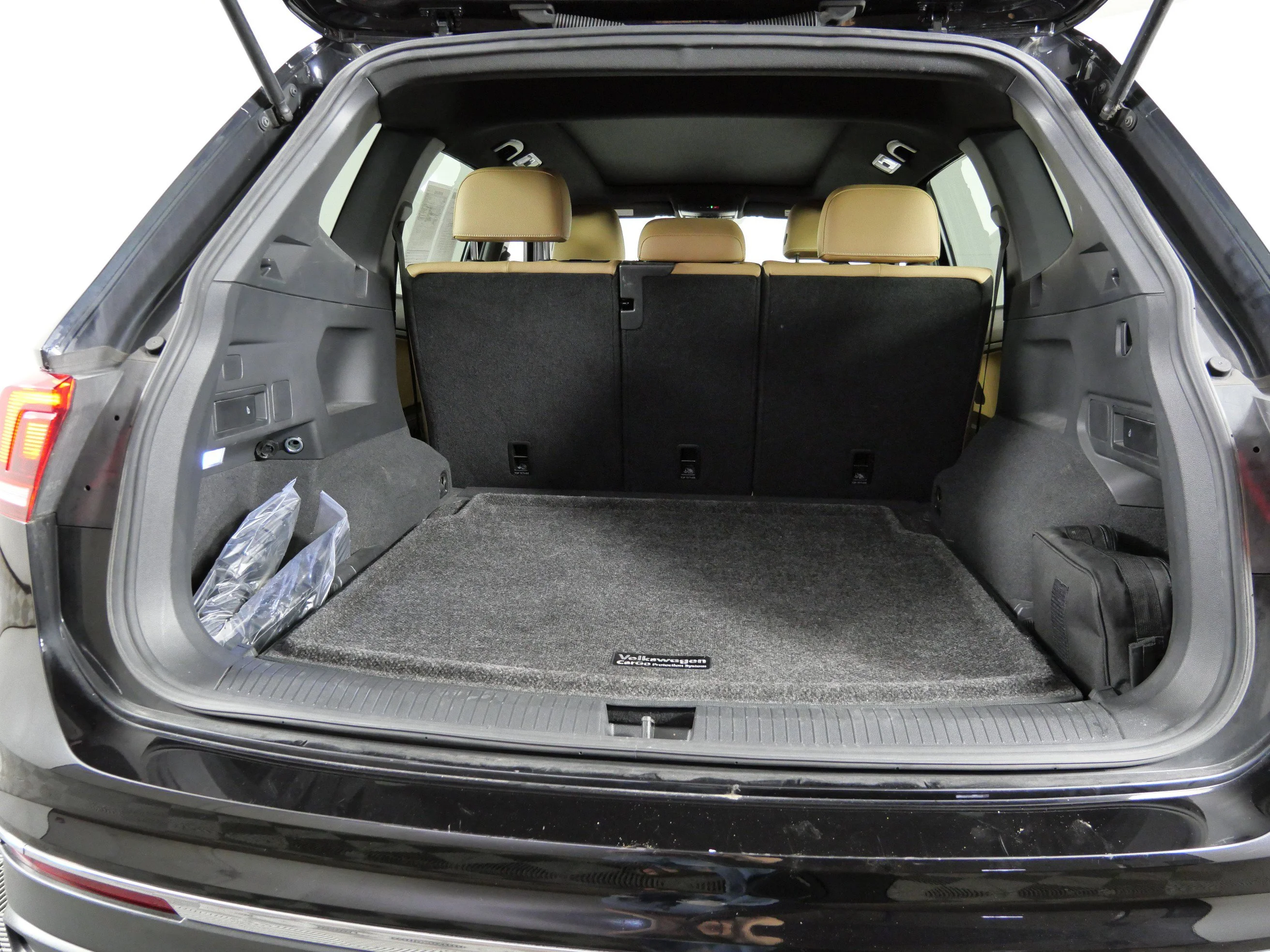 Certified Used 2023 Black Volkswagen SE image 18
