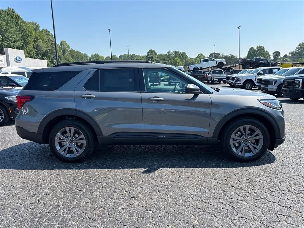 New 2026 Carbonized Gray Metallic Ford Active image 9